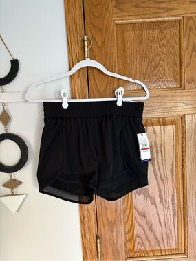 GAIAM Black Women's Athletic Layered Hem Shorts NWT!